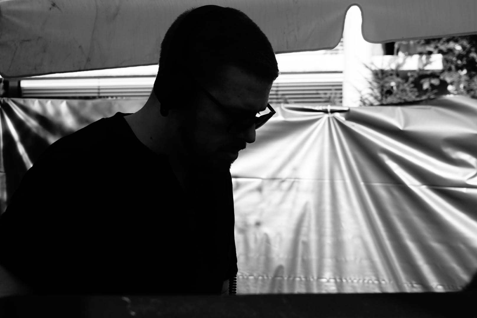 DJ-Porträt beim Open-Air-Set