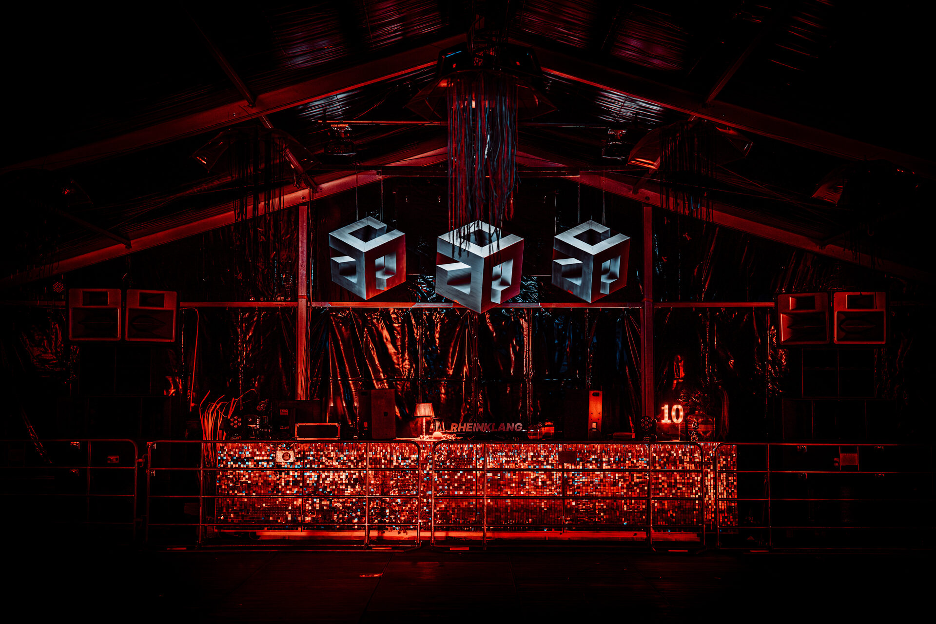 Endru Labs – Live-Event mit 3D-Visuals und Lichtshow vor Publikum